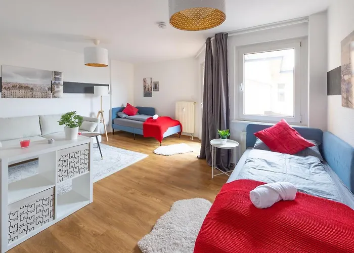 Fullhouse - Halle - T28 - Hawk Apartment
