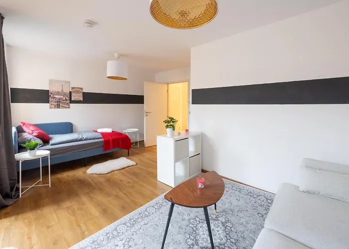 Fullhouse - Halle - T28 - Hawk Apartment